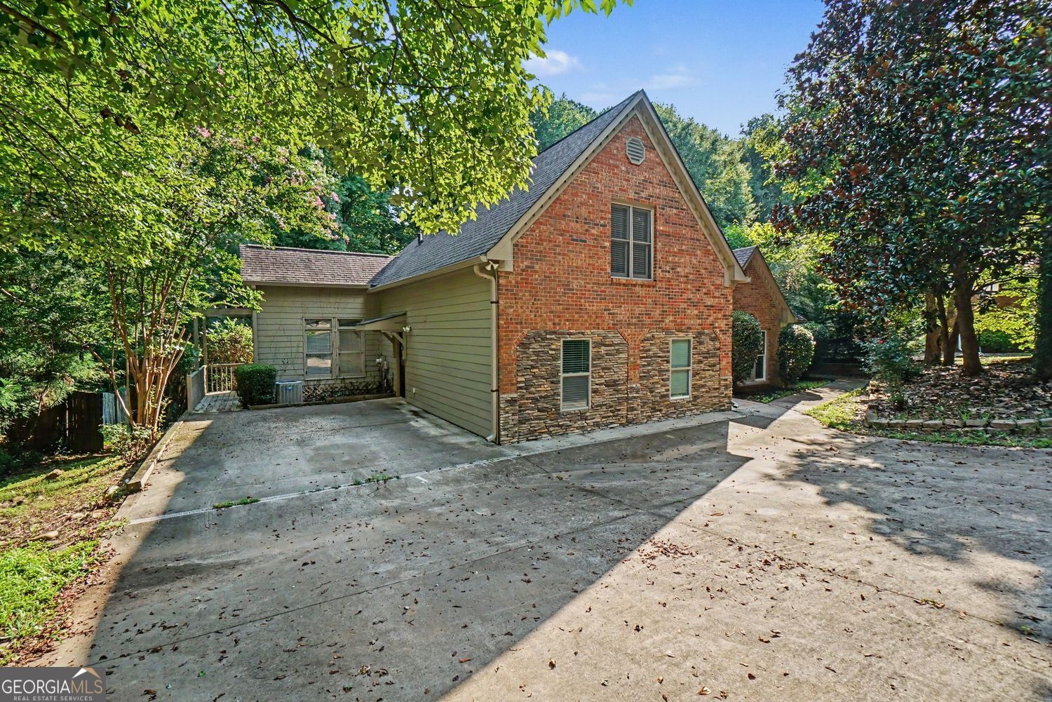 5195 Hickory Bend Terrace Property Photo 2