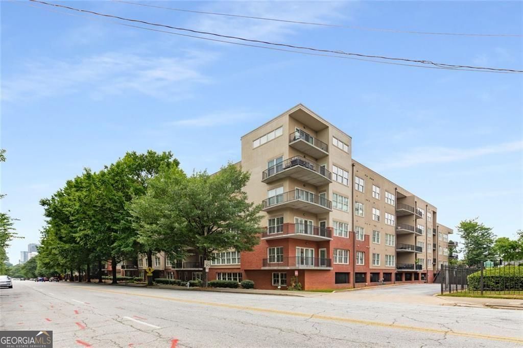 384 Ralph Mcgill Boulevard Ne # 123 Property Photo 3