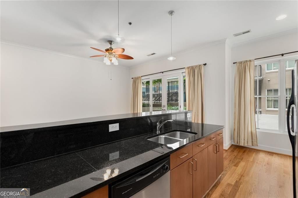 384 Ralph Mcgill Boulevard Ne # 123 Property Photo 8