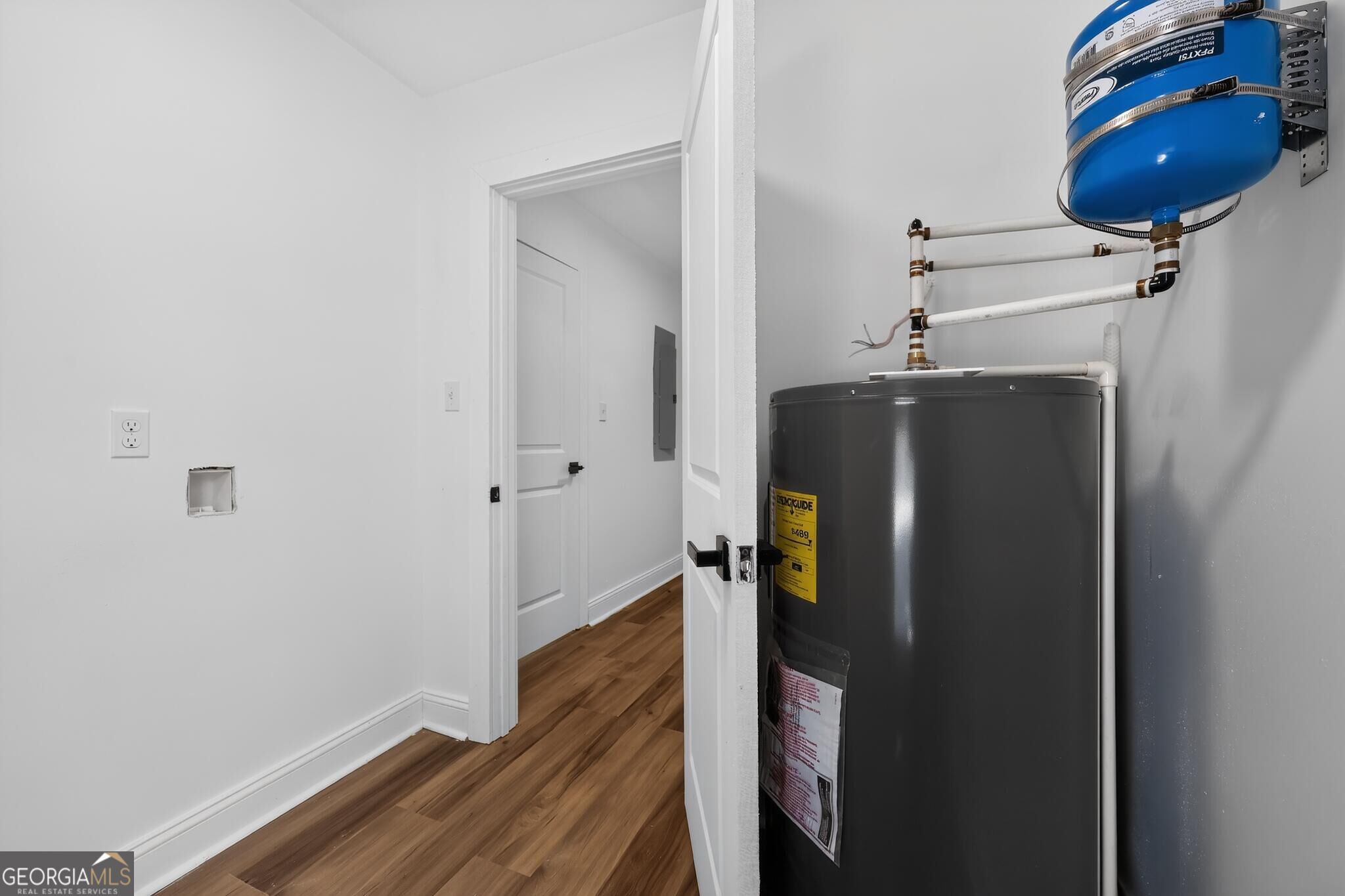 562 Marjorie Place Property Photo 27