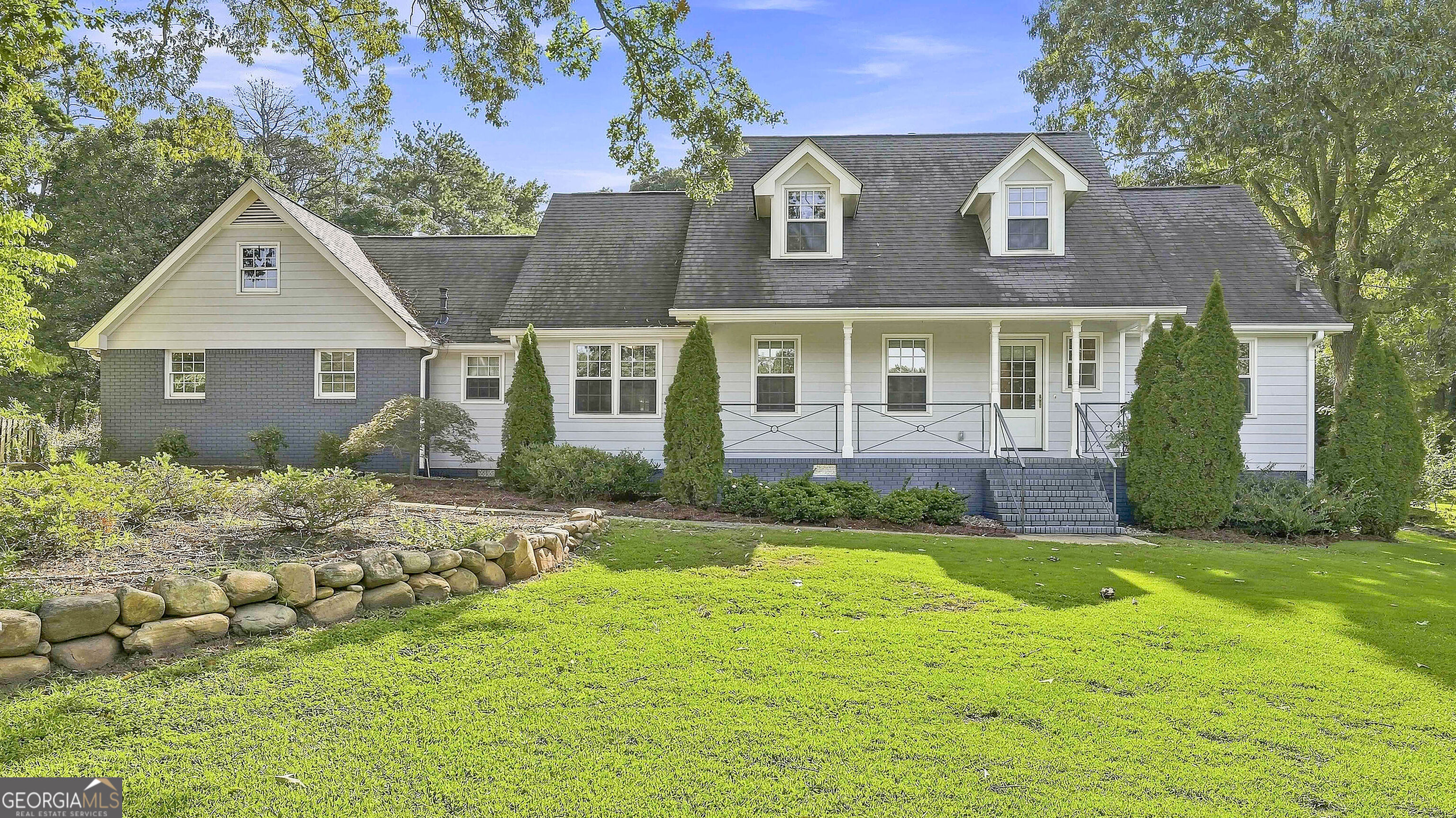 1060 Oak Ridge Drive Property Photo 2
