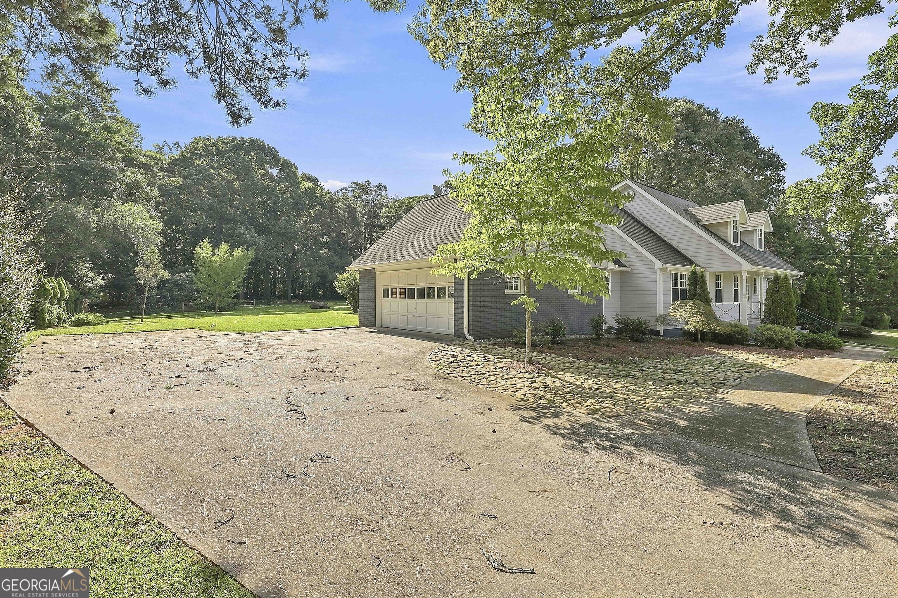 1060 Oak Ridge Drive Property Photo 6