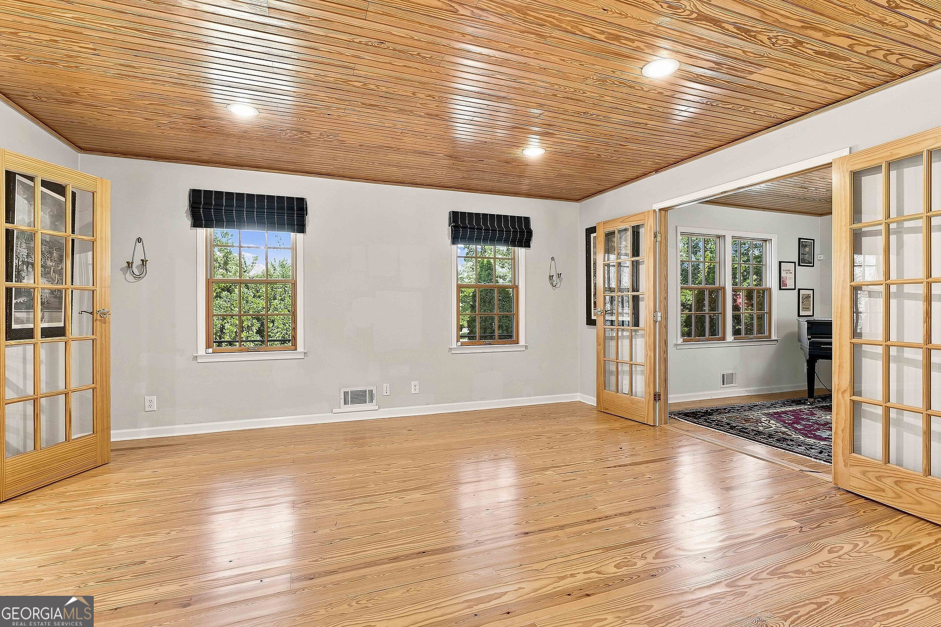 1060 Oak Ridge Drive Property Photo 10