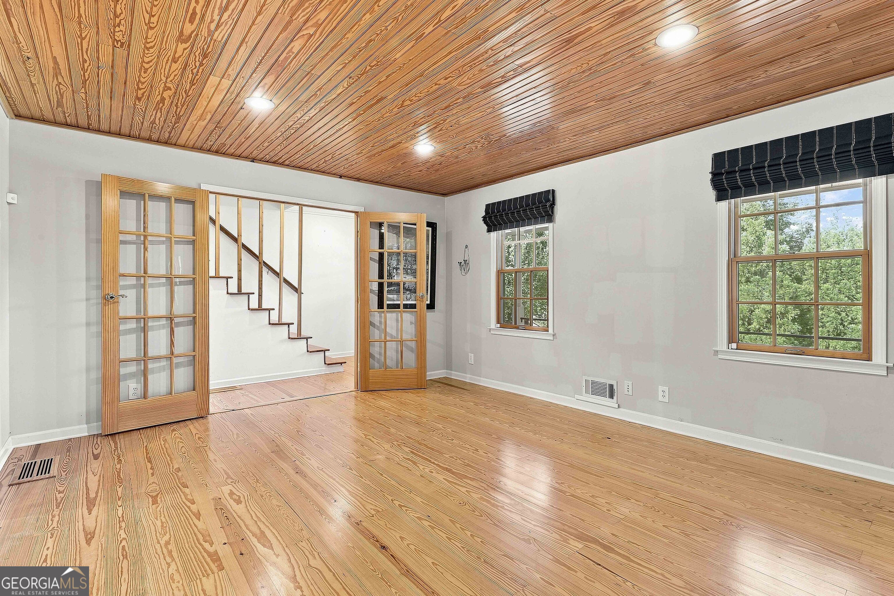 1060 Oak Ridge Drive Property Photo 11