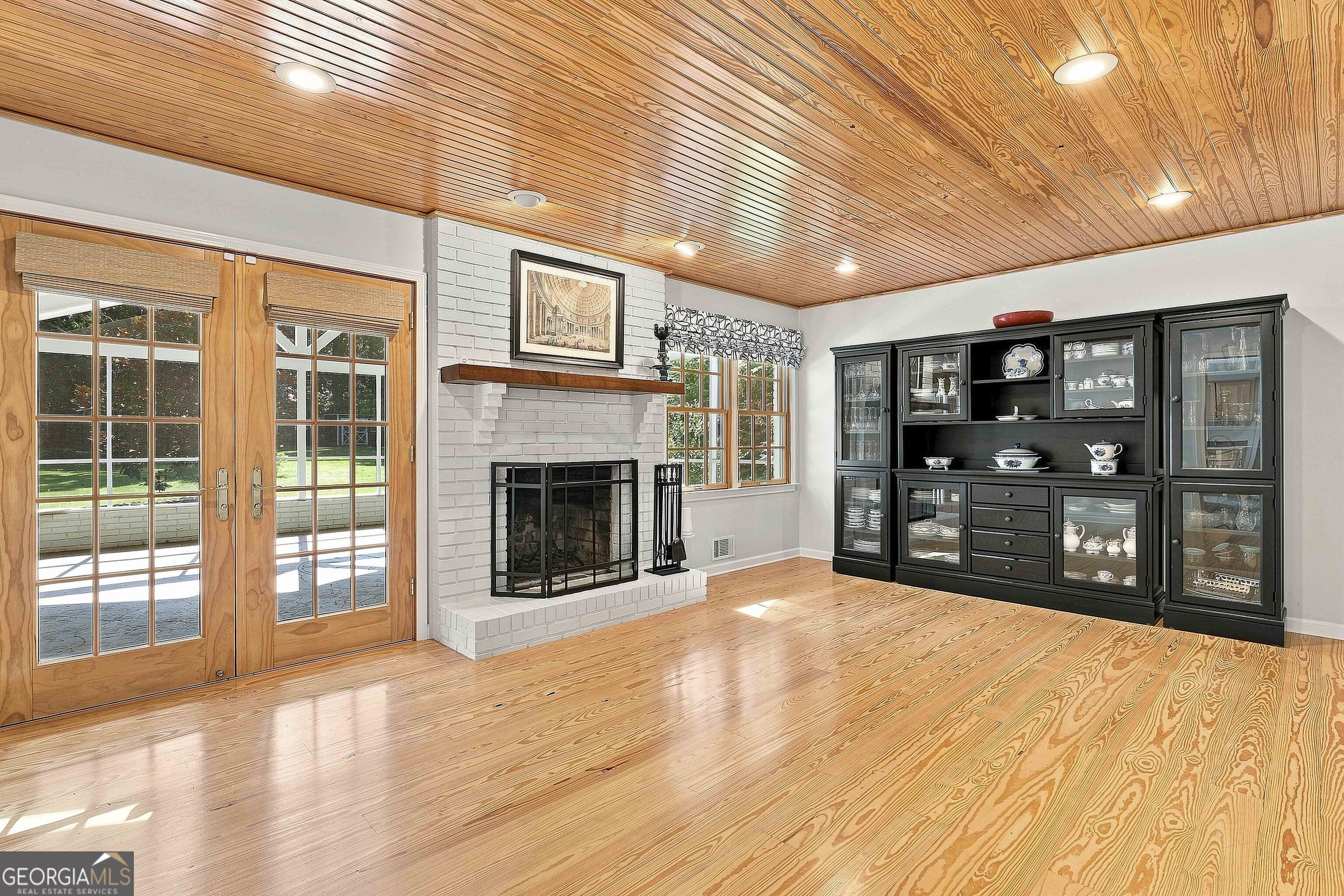 1060 Oak Ridge Drive Property Photo 15