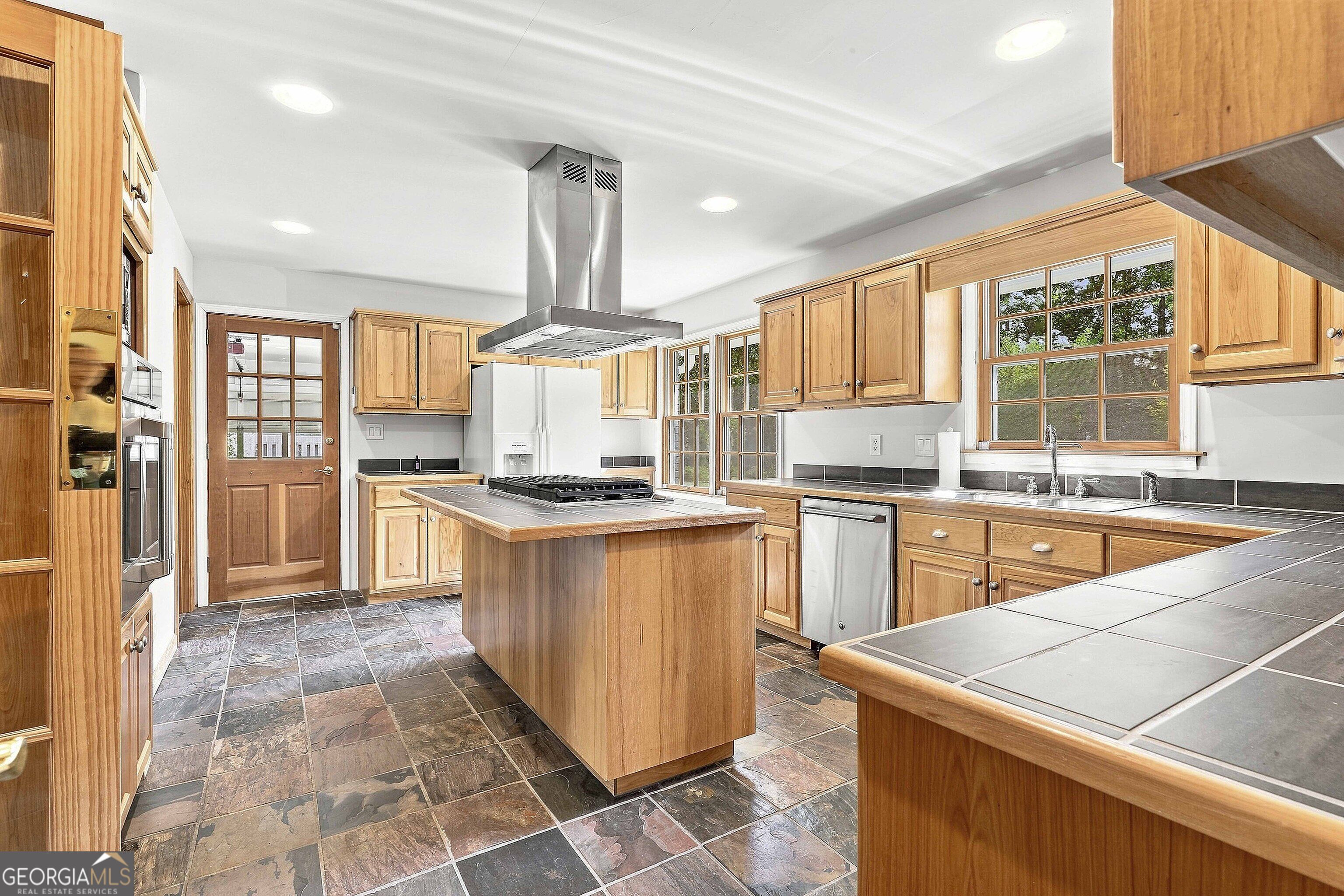 1060 Oak Ridge Drive Property Photo 18