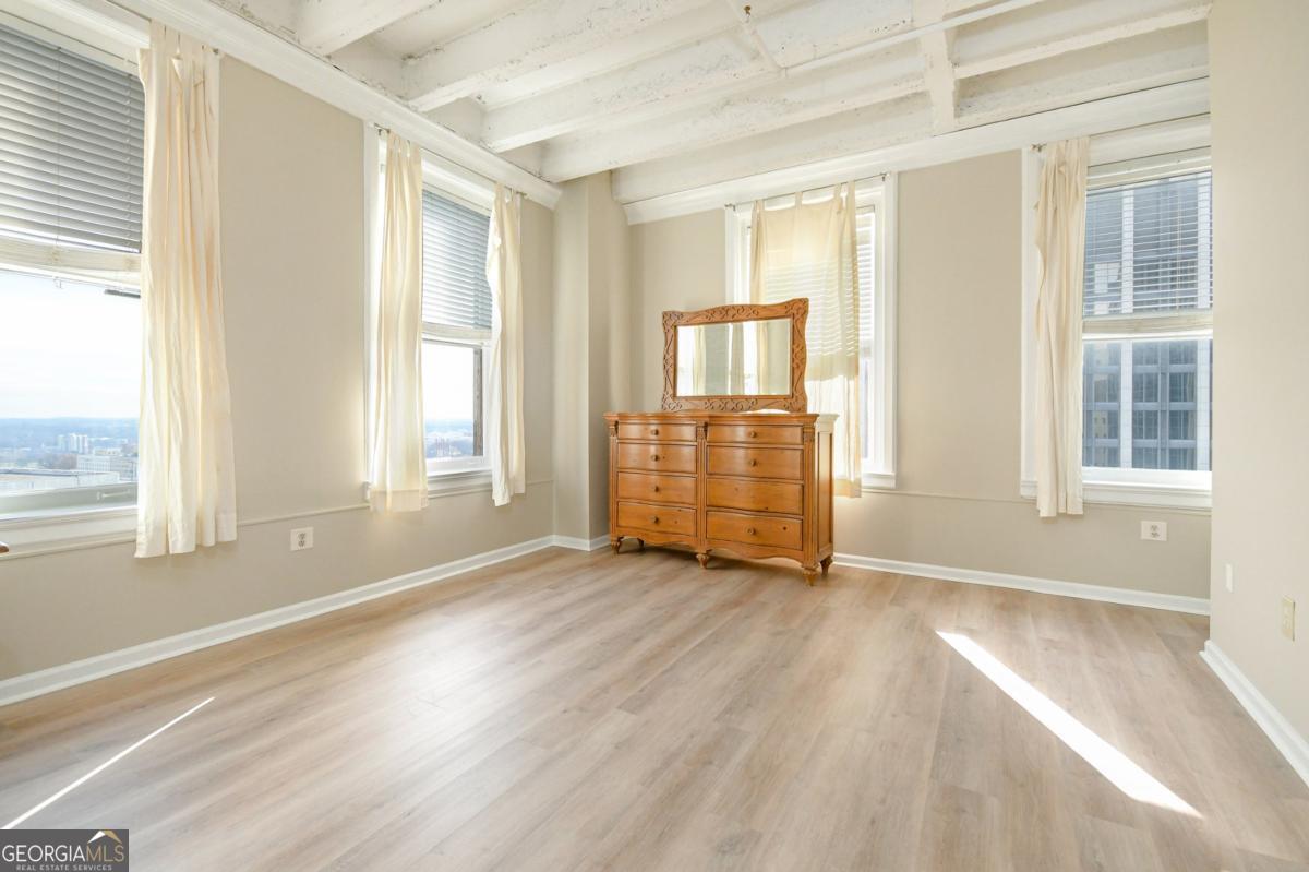 32 Peachtree Street # 1406 Property Photo 9
