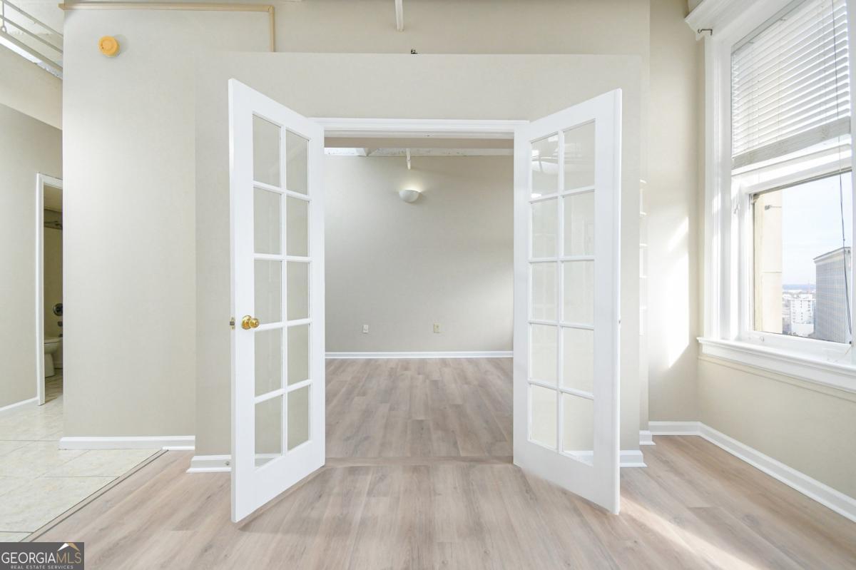 32 Peachtree Street # 1406 Property Photo 15