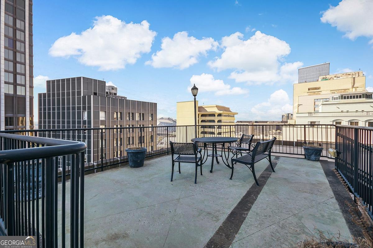 32 Peachtree Street # 1406 Property Photo 31