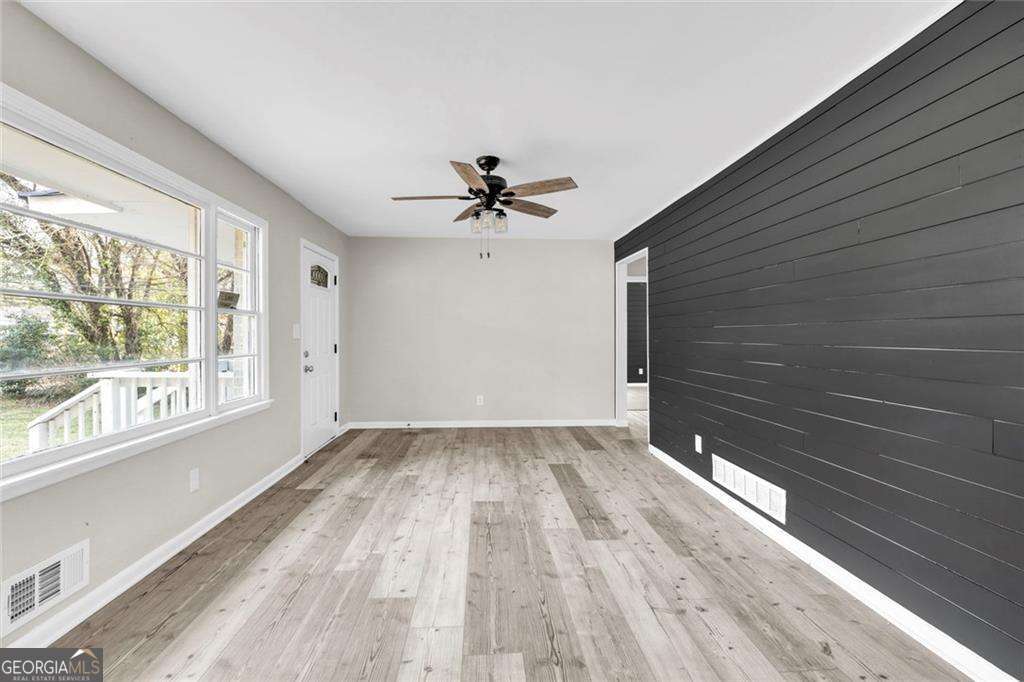 2406 Tilson Road Property Photo 4