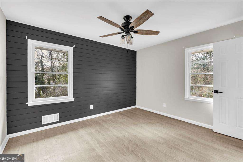2406 Tilson Road Property Photo 5