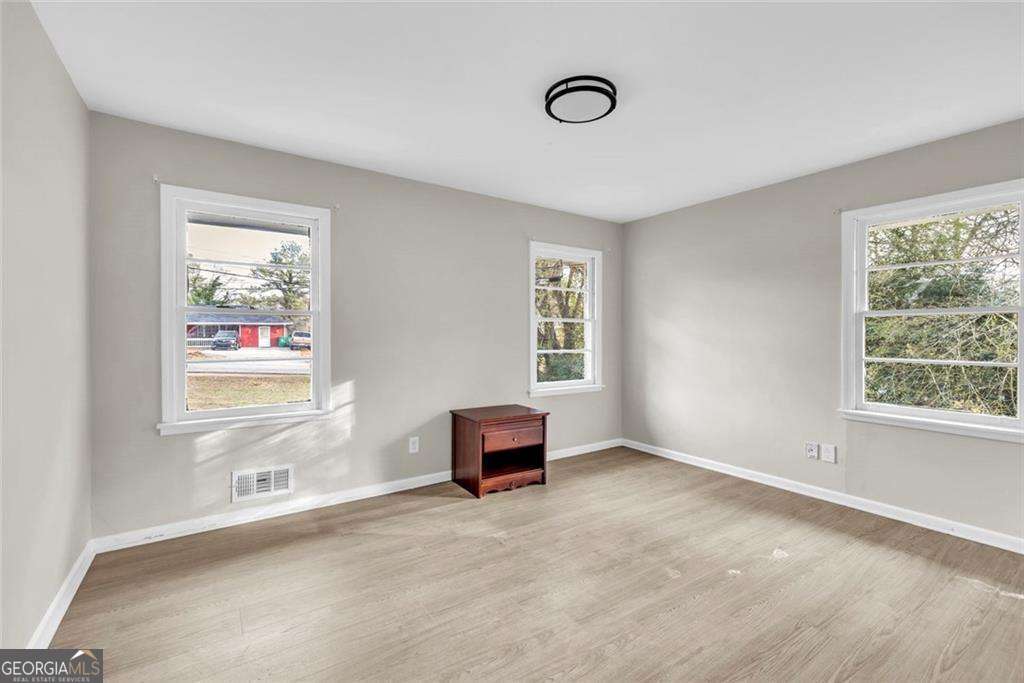2406 Tilson Road Property Photo 11