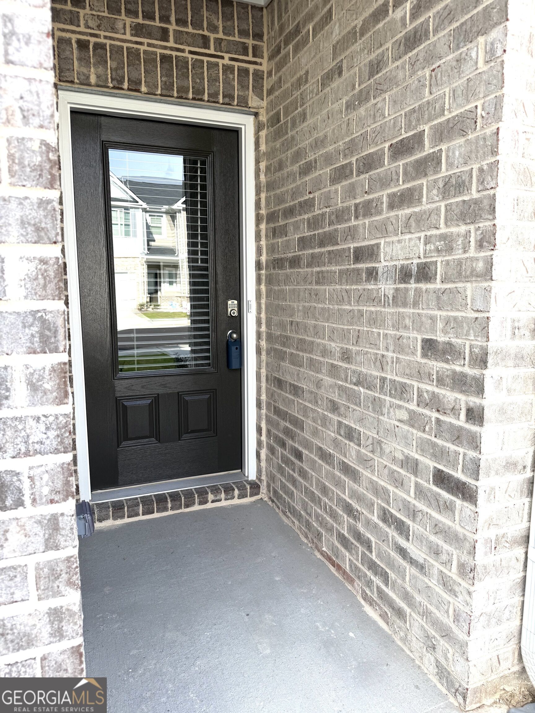 401 Lanier Circle Property Photo 2
