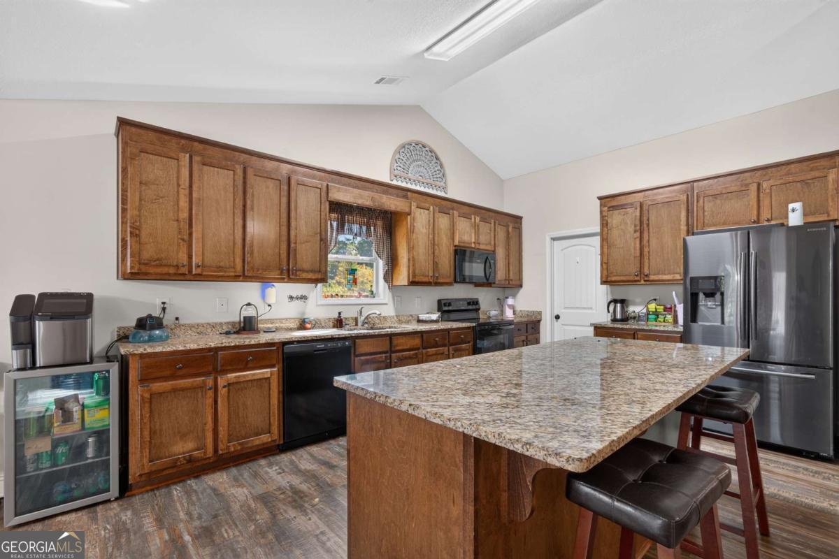 479 High Point Road Nw Property Photo 10