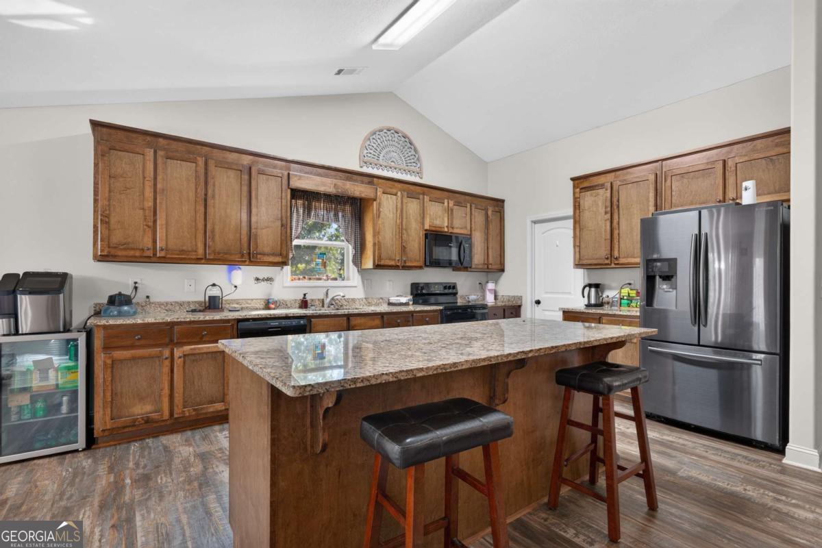 479 High Point Road Nw Property Photo 13