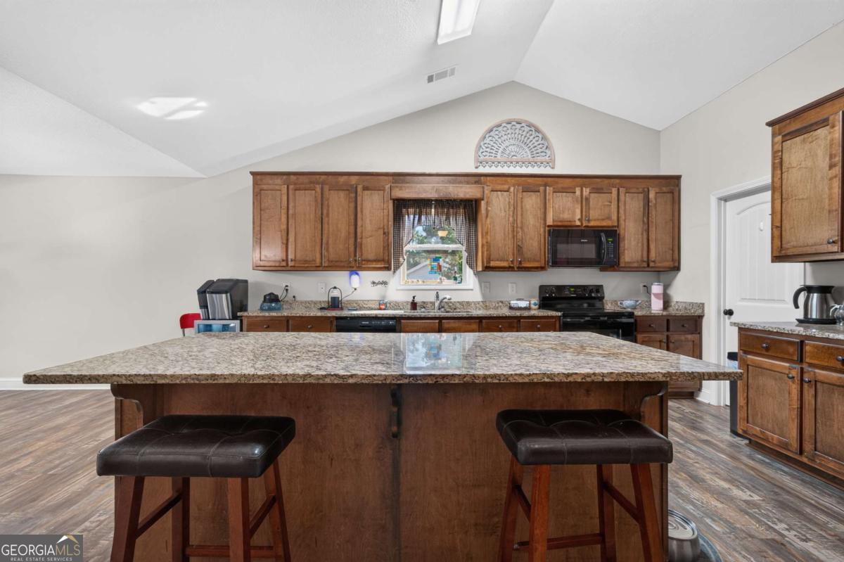 479 High Point Road Nw Property Photo 14