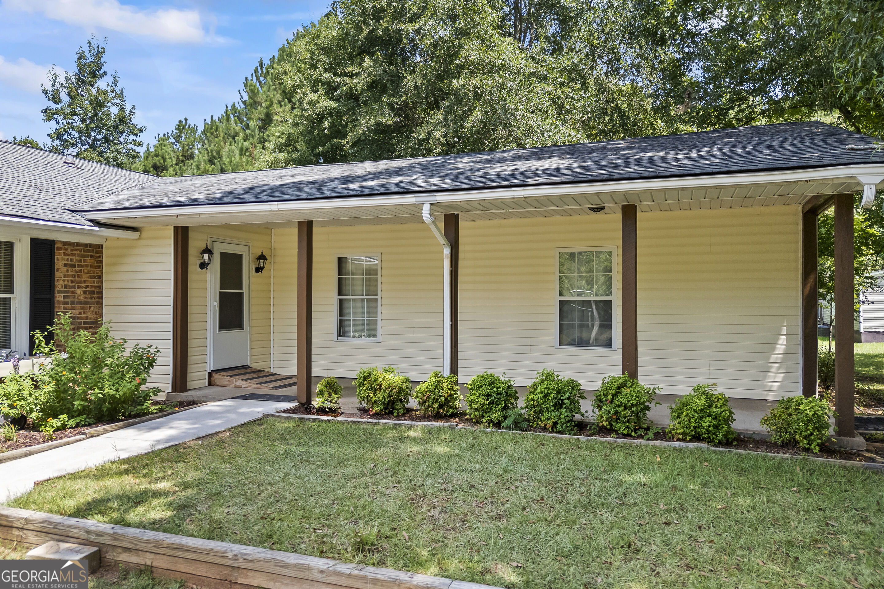 1351 Clack Road Property Photo 3