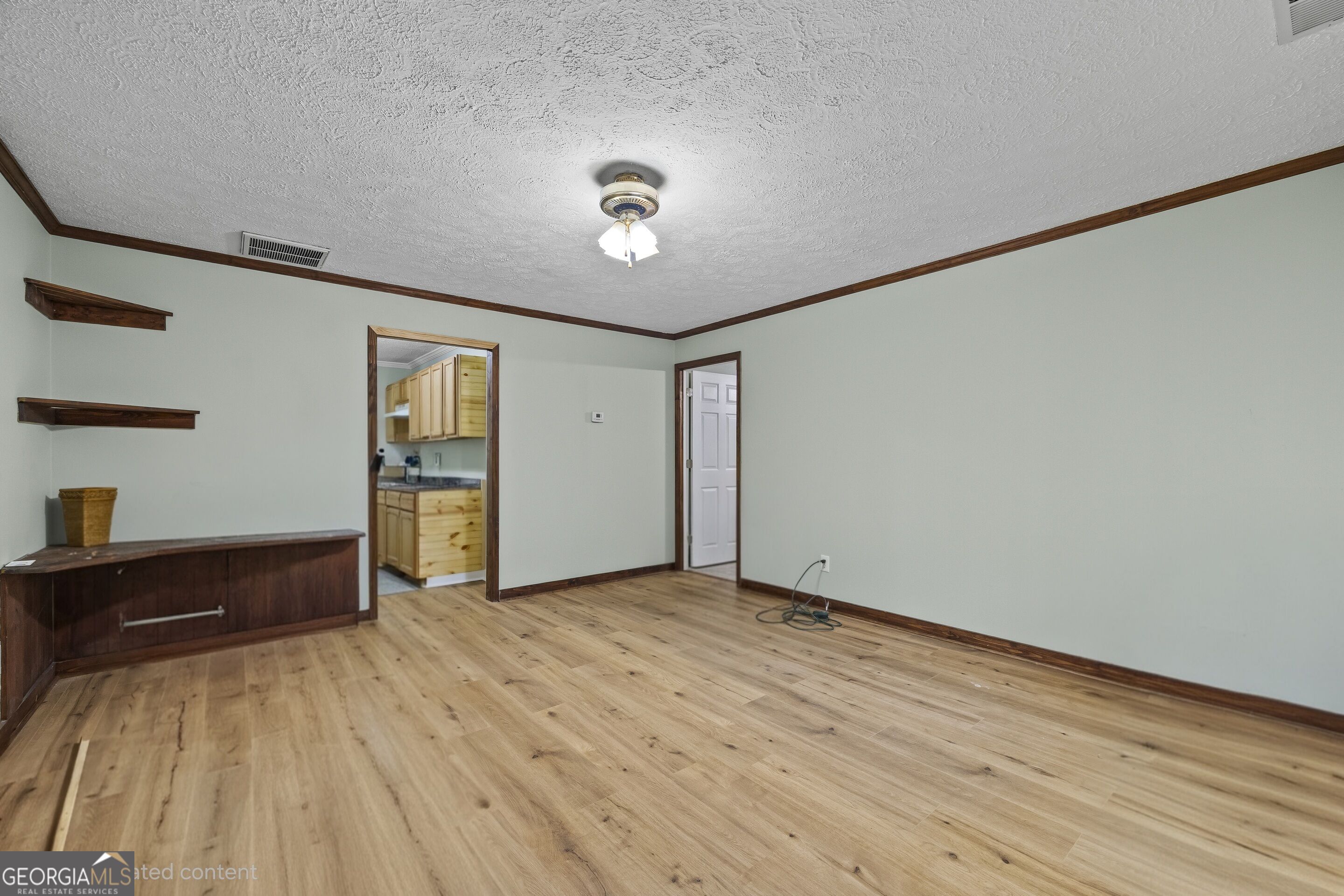 1351 Clack Road Property Photo 11