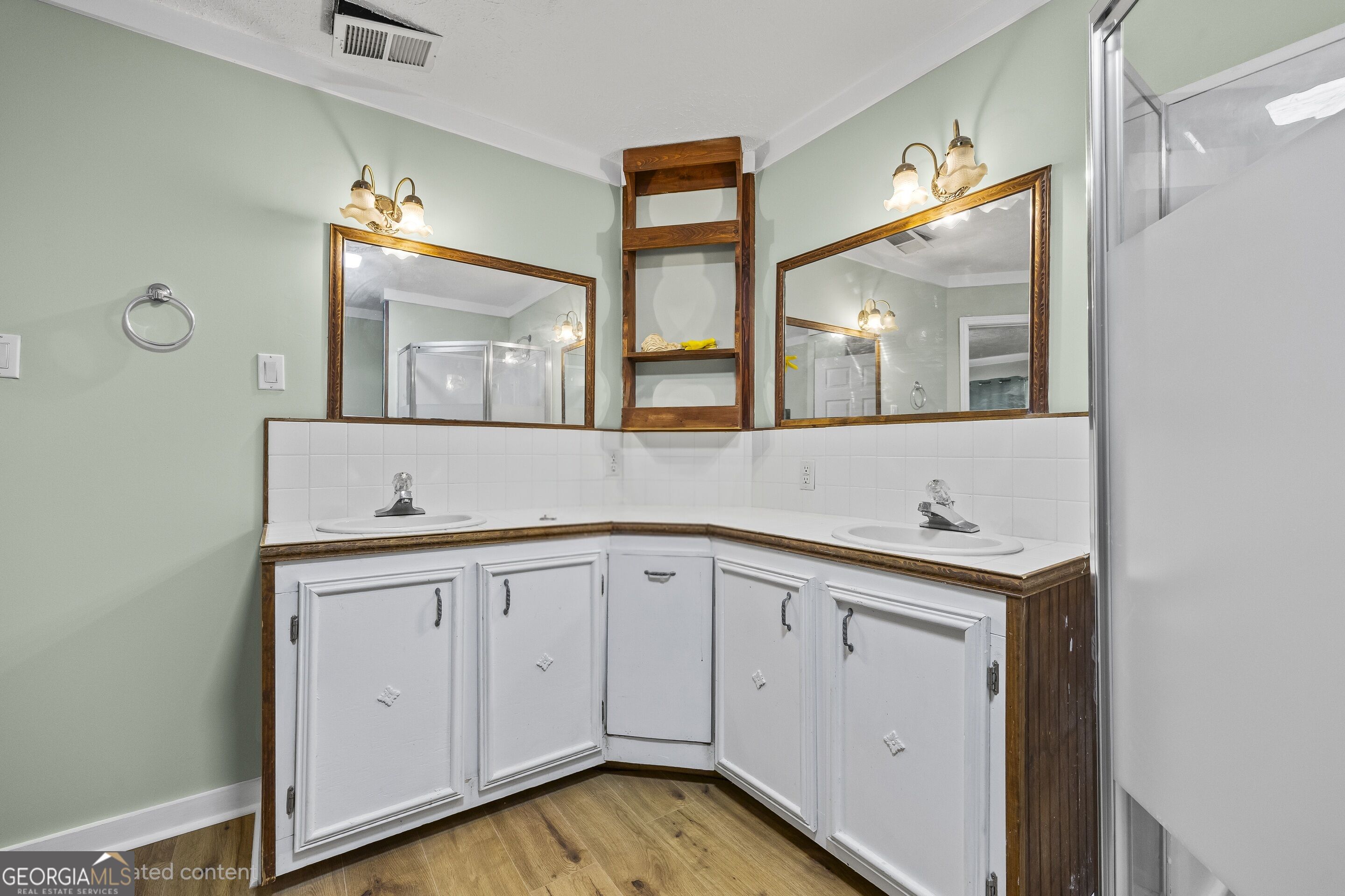 1351 Clack Road Property Photo 17