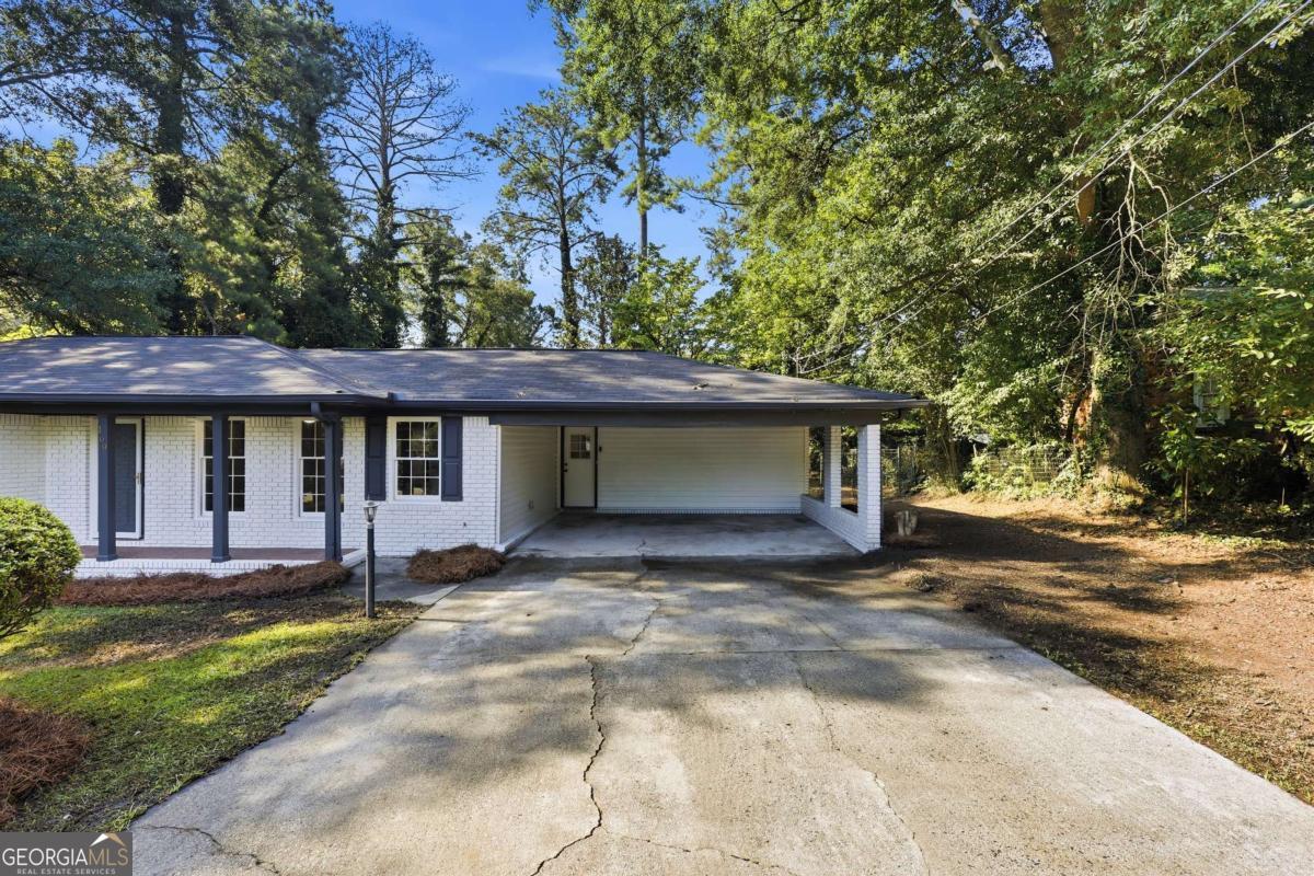 169 Robinhood Drive Property Photo 4