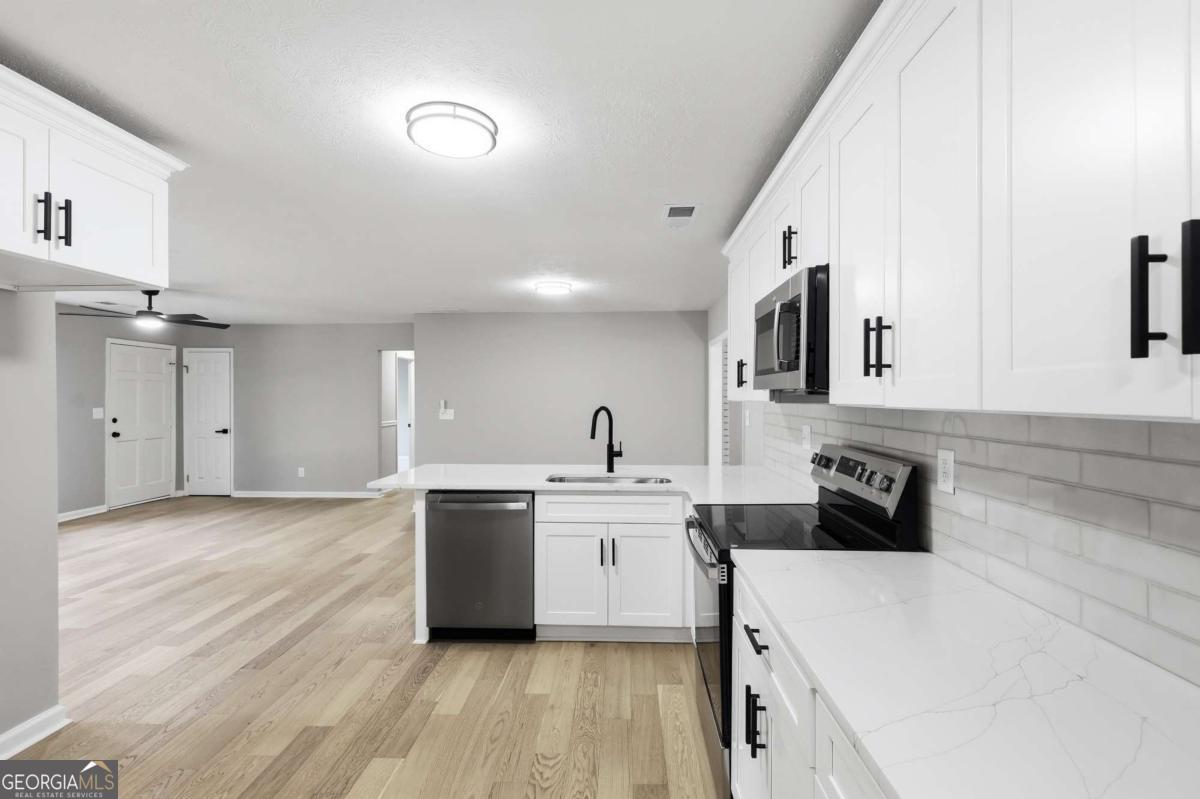 169 Robinhood Drive Property Photo 15