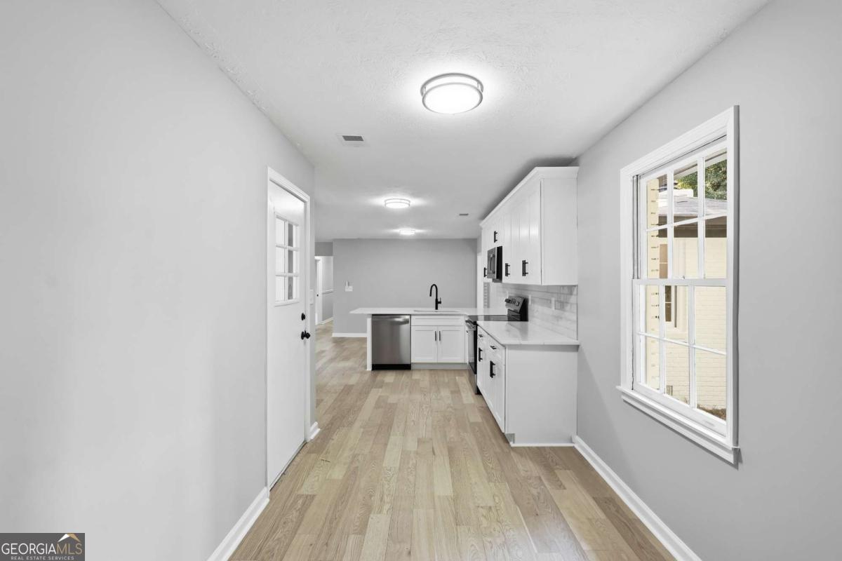 169 Robinhood Drive Property Photo 18