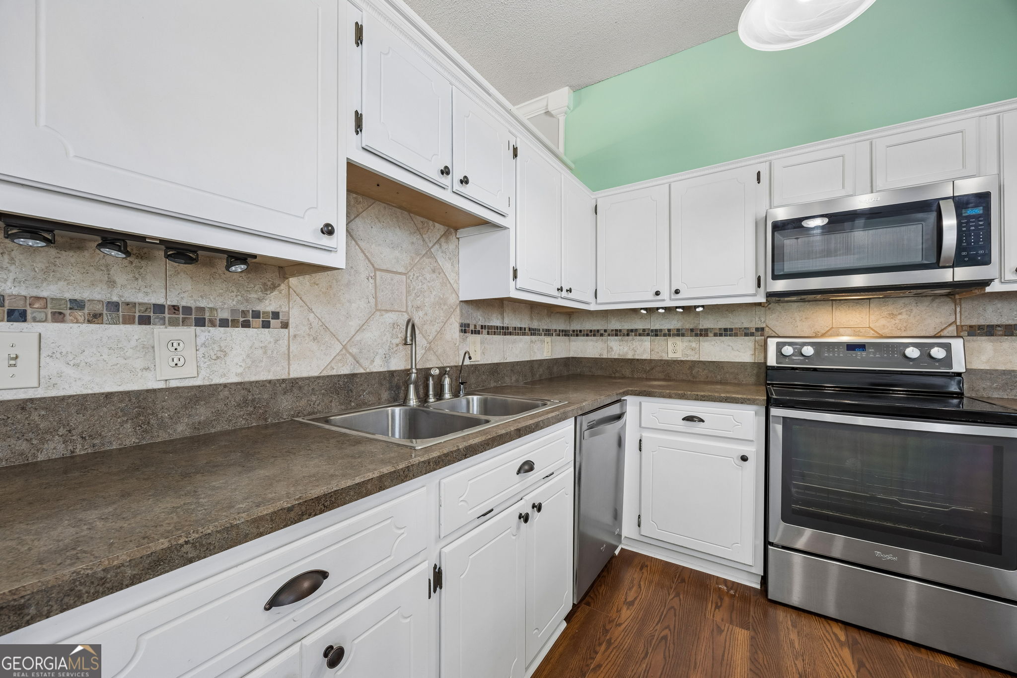 211 Greenbriar Road Property Photo 14
