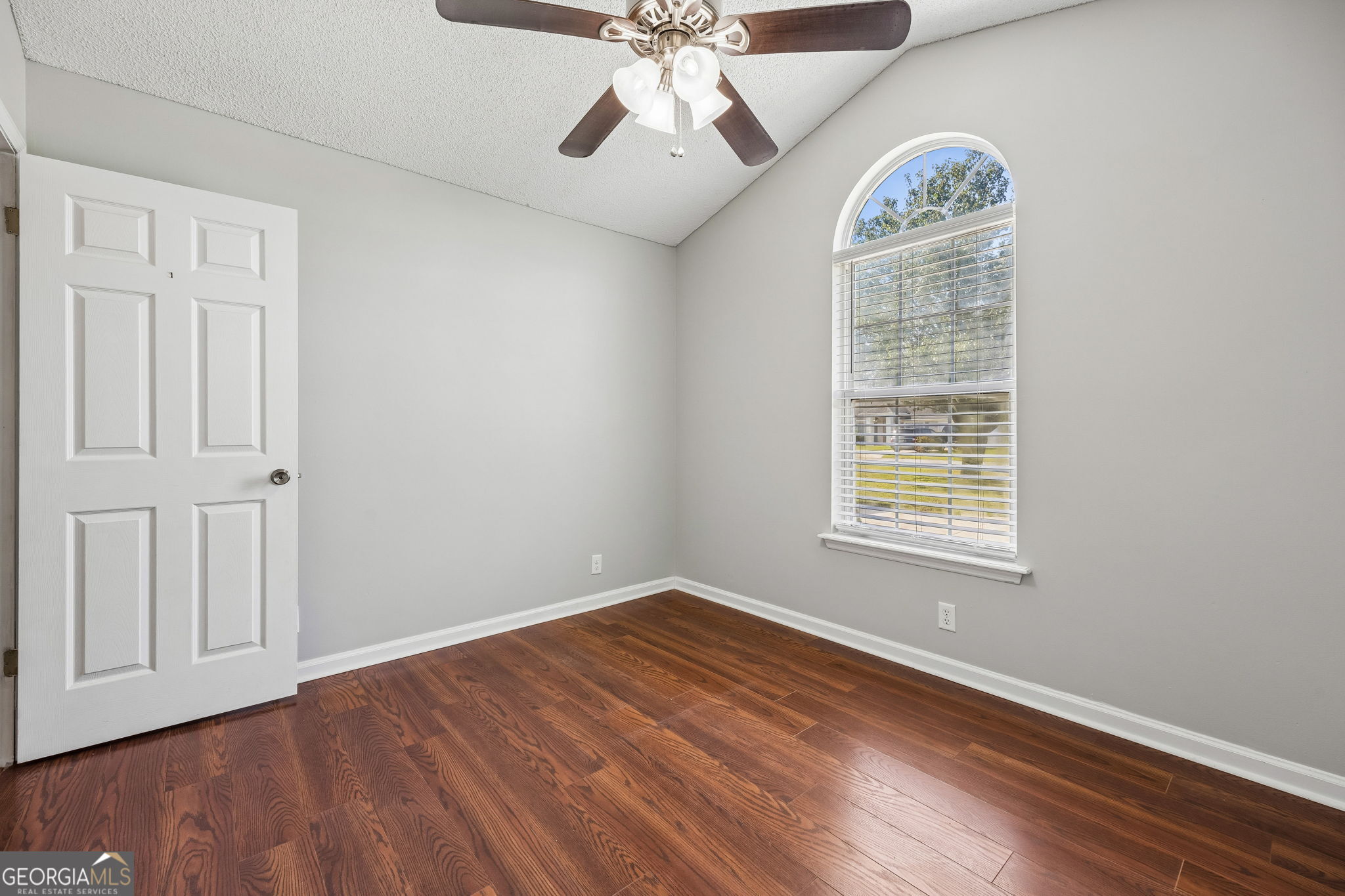 211 Greenbriar Road Property Photo 28