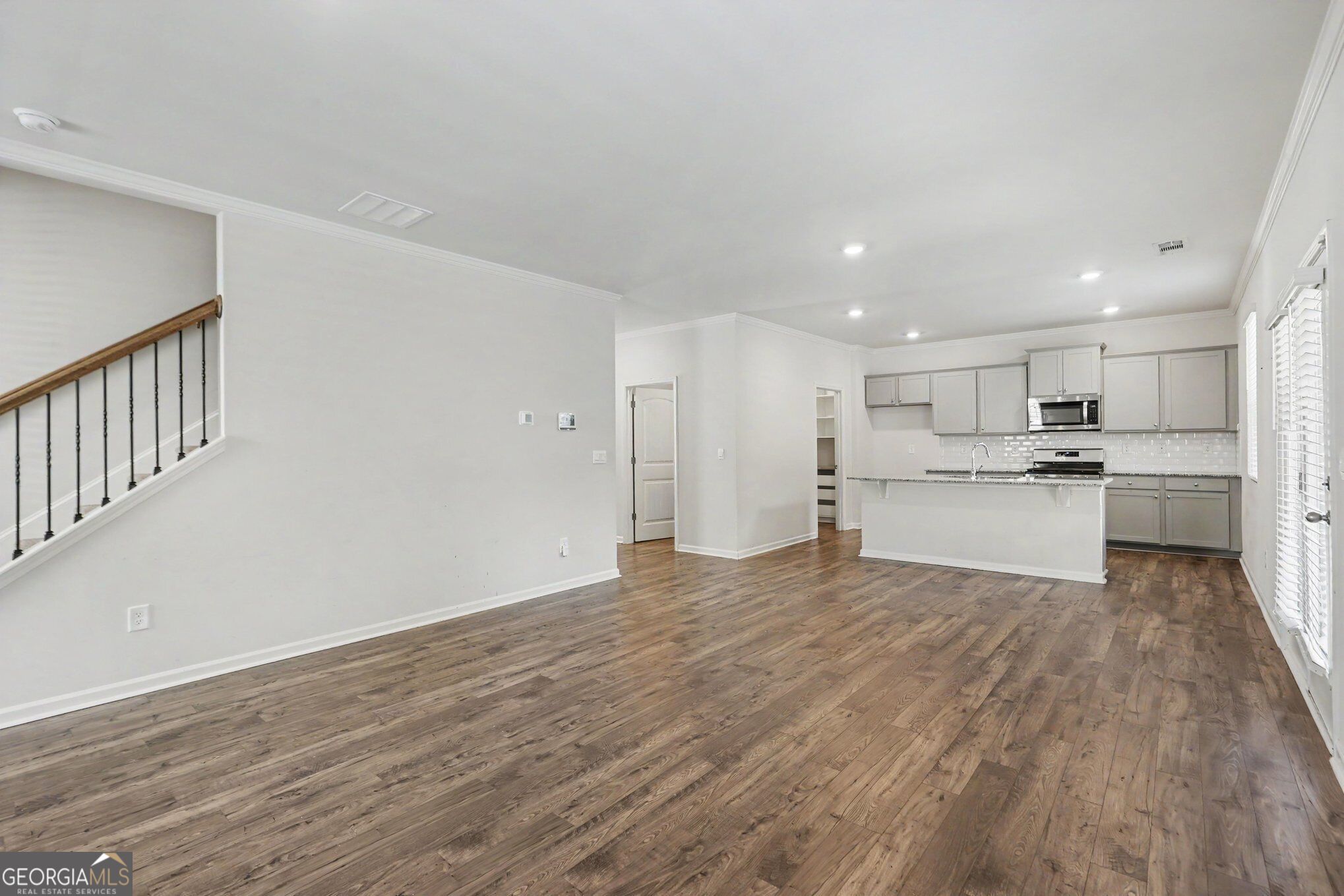 7576 Jennadee Drive Property Photo 11