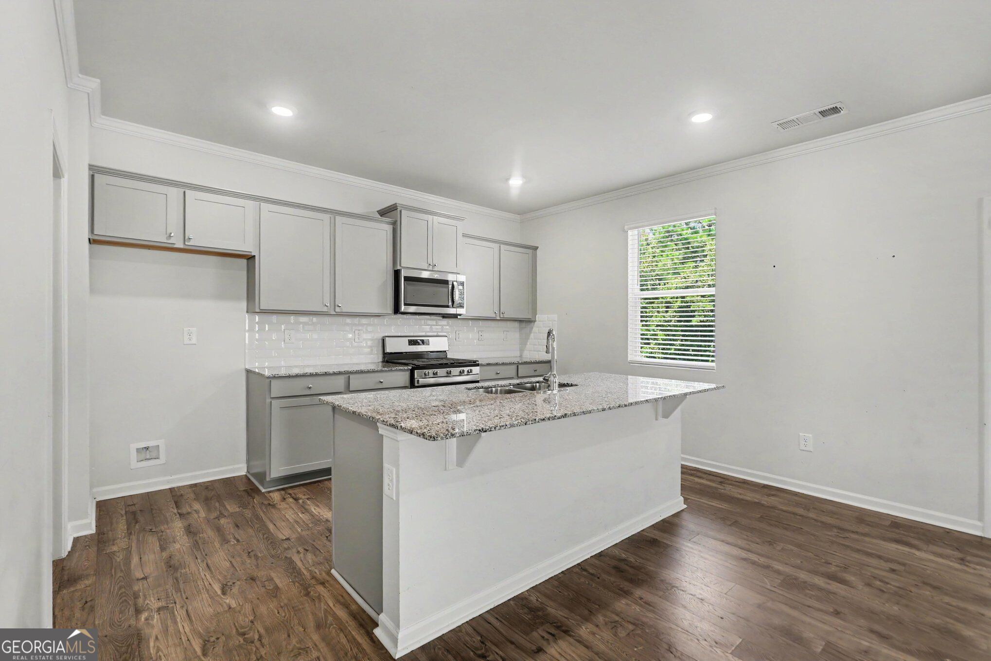 7576 Jennadee Drive Property Photo 17