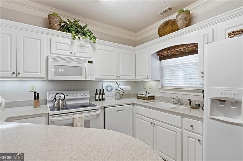 92 Gleneagle Court # 302b Property Photo 12