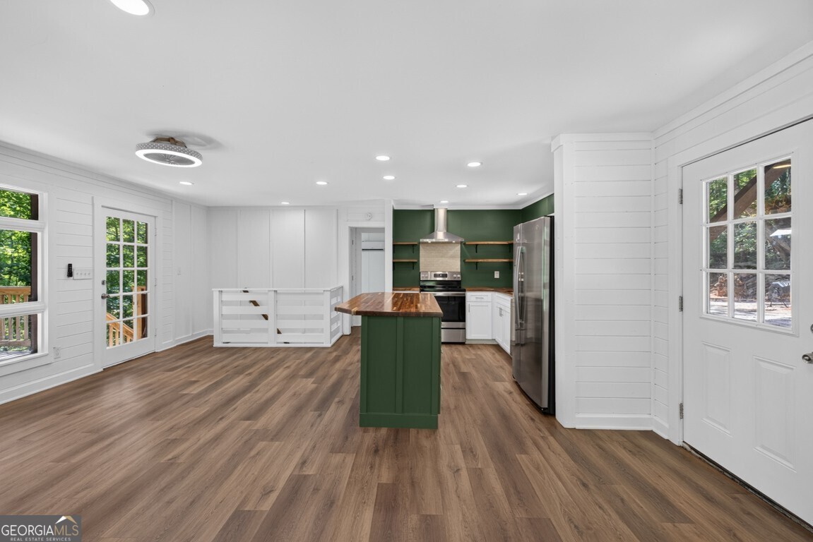 189 Fern Valley Road Property Photo 3
