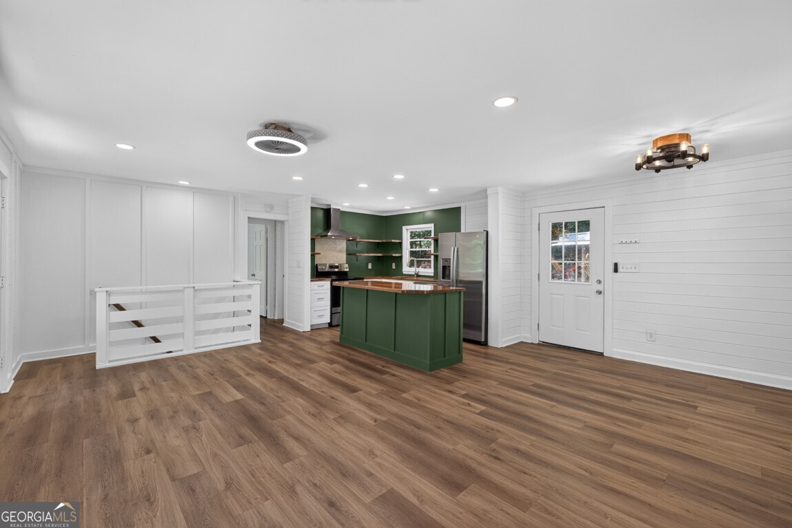189 Fern Valley Road Property Photo 4