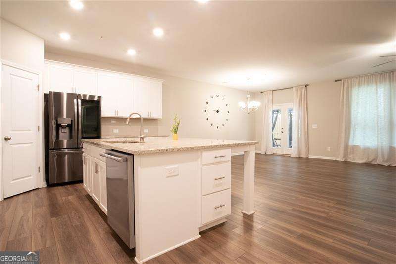 525 Duval Drive Property Photo 4