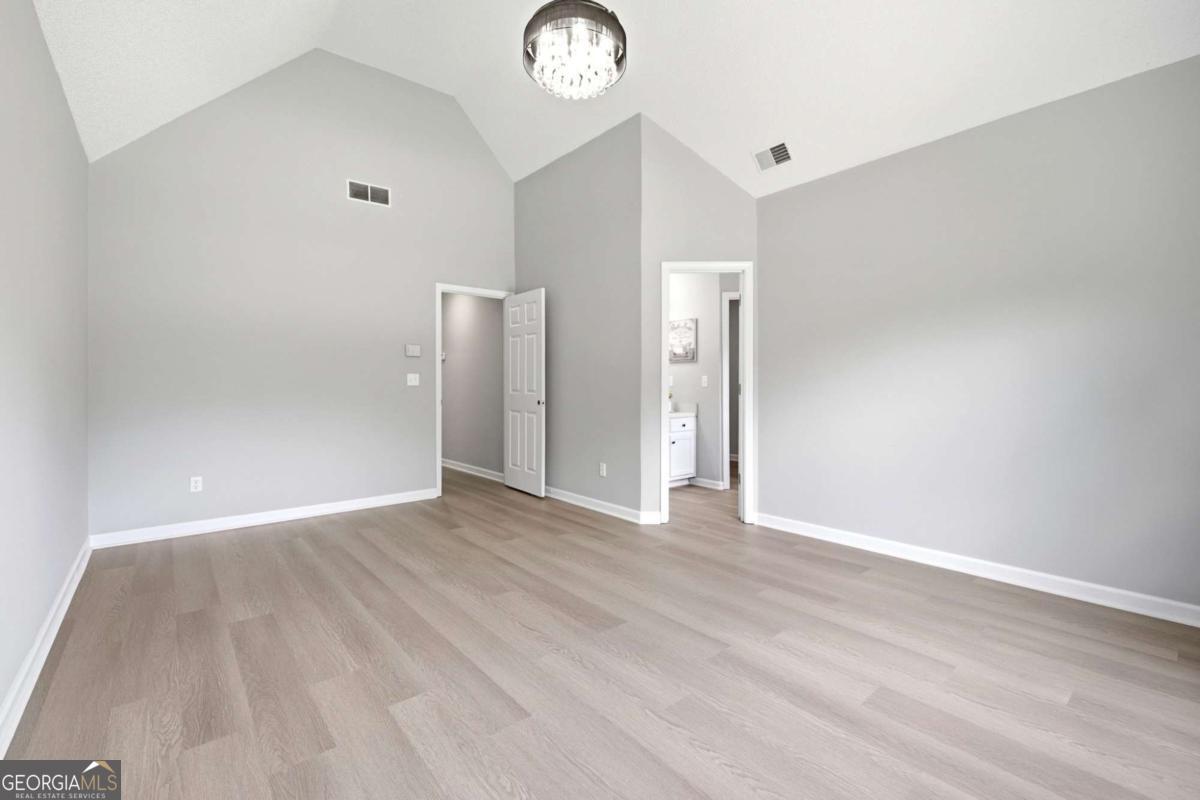 2110 Uniwattee Trail Property Photo 14