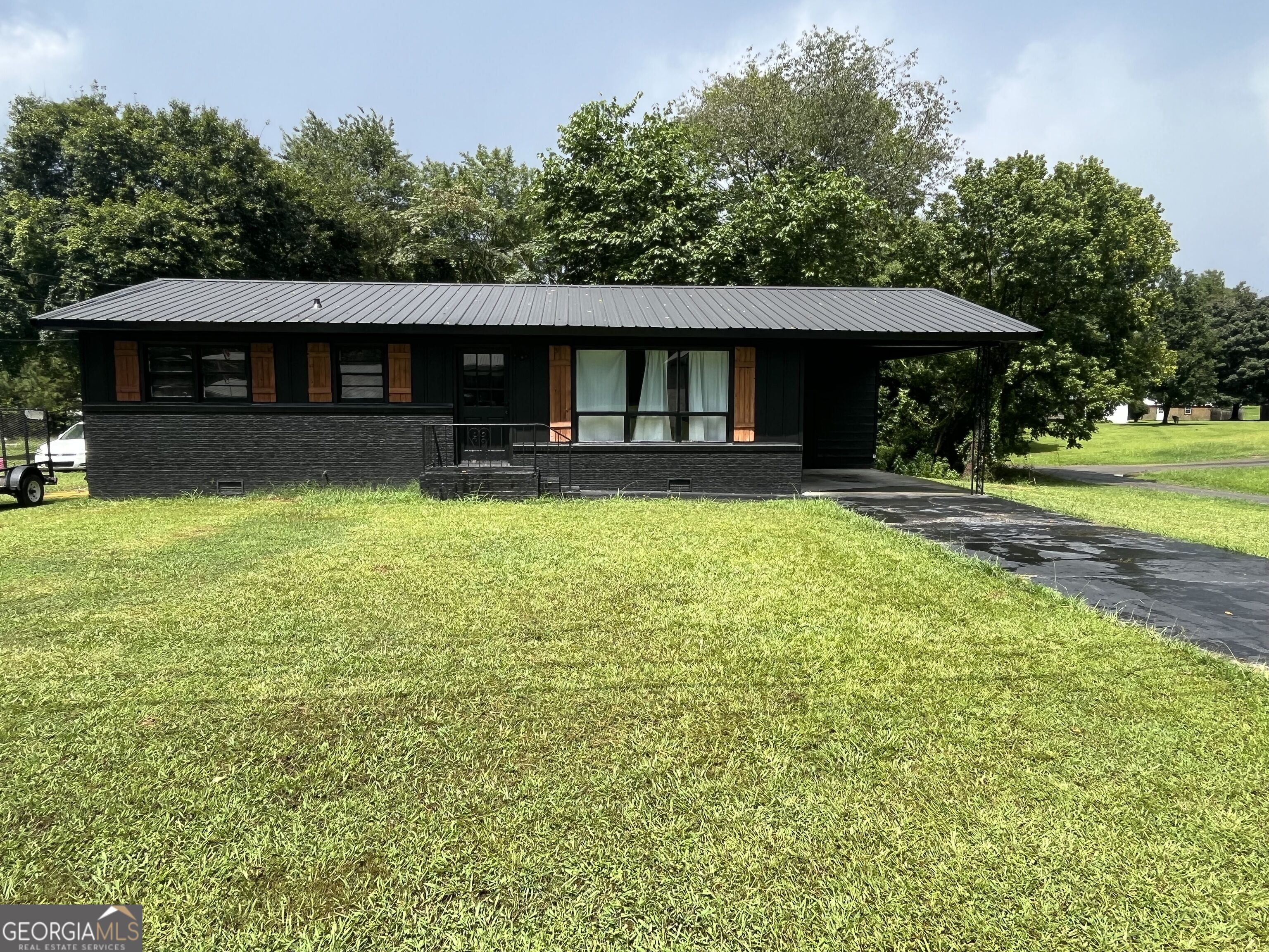 85 Rollins Drive Property Photo 1