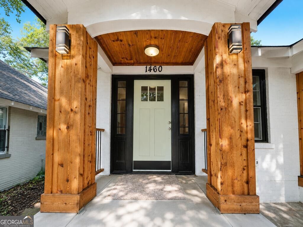 1460 Hartford Avenue Sw Property Photo 3