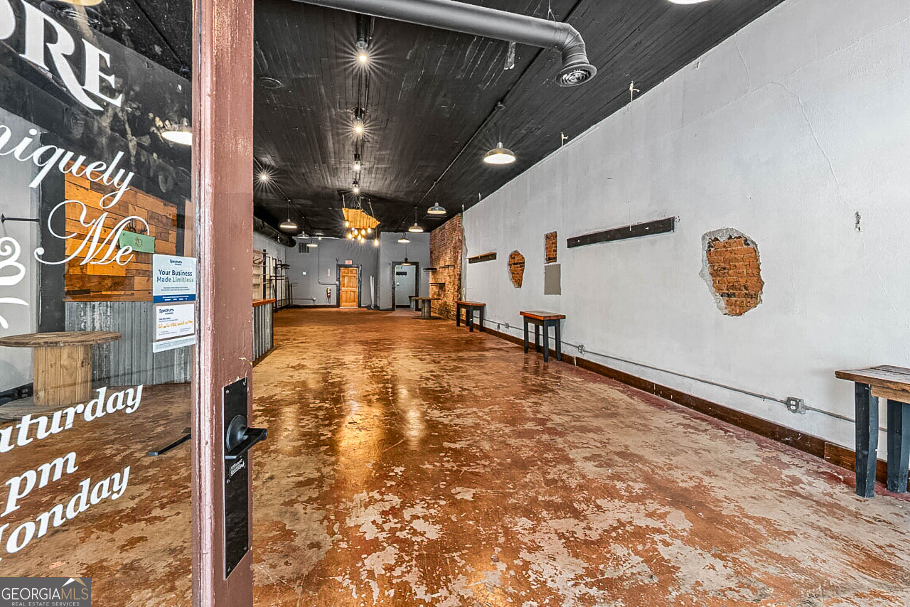 8 E Main Street N Property Photo 4