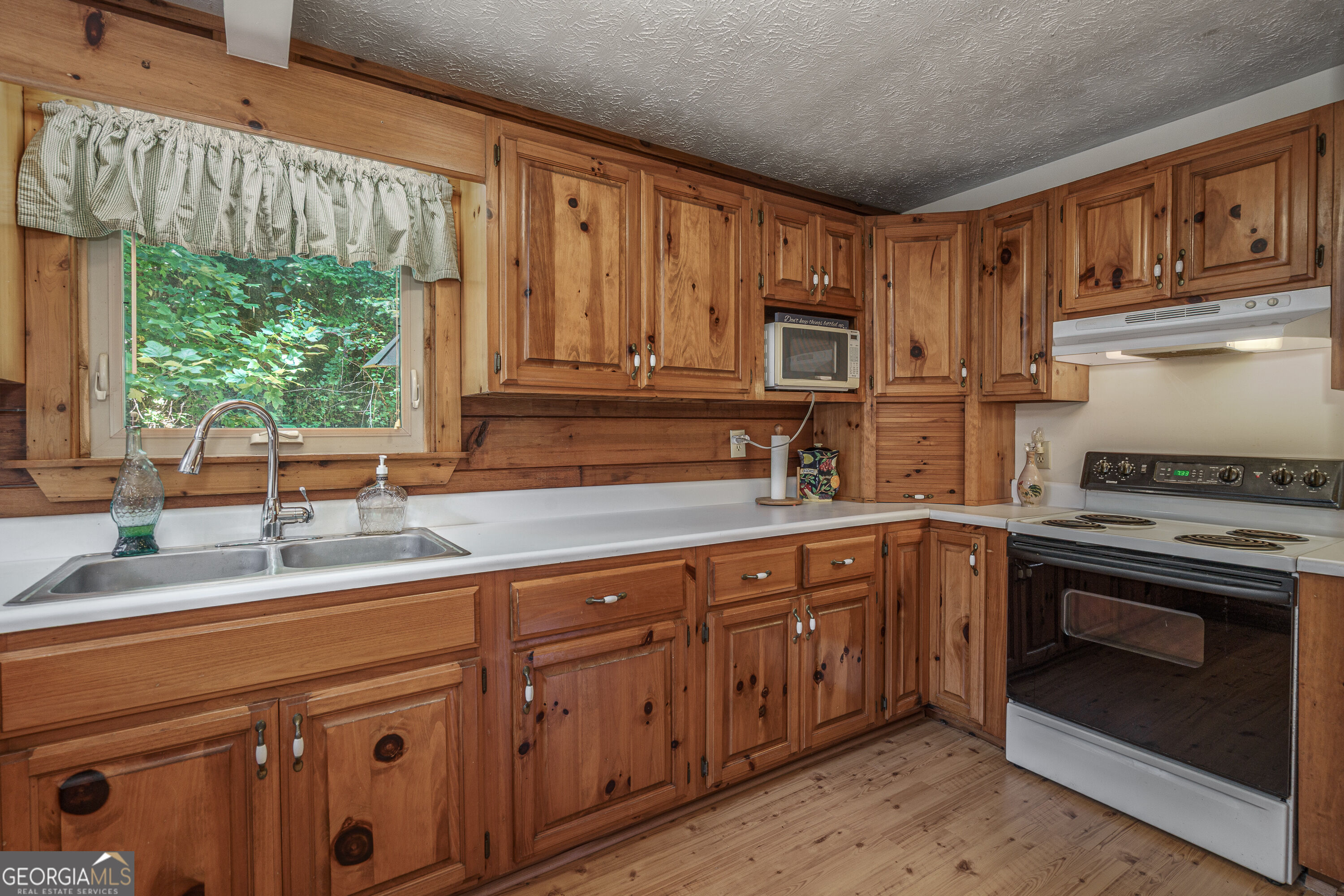 525 Beaver Ridge Road Property Photo 8