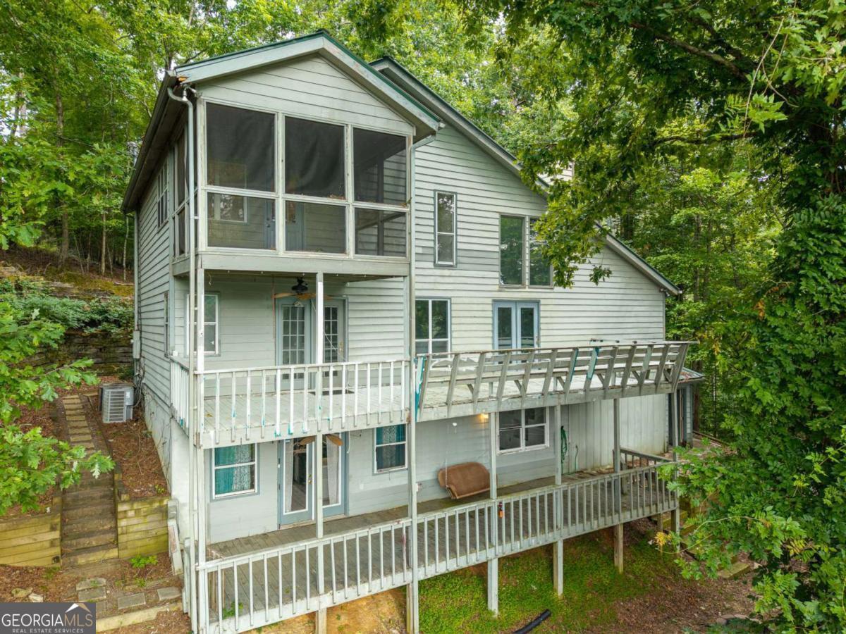 108 Oval Court Property Photo 3