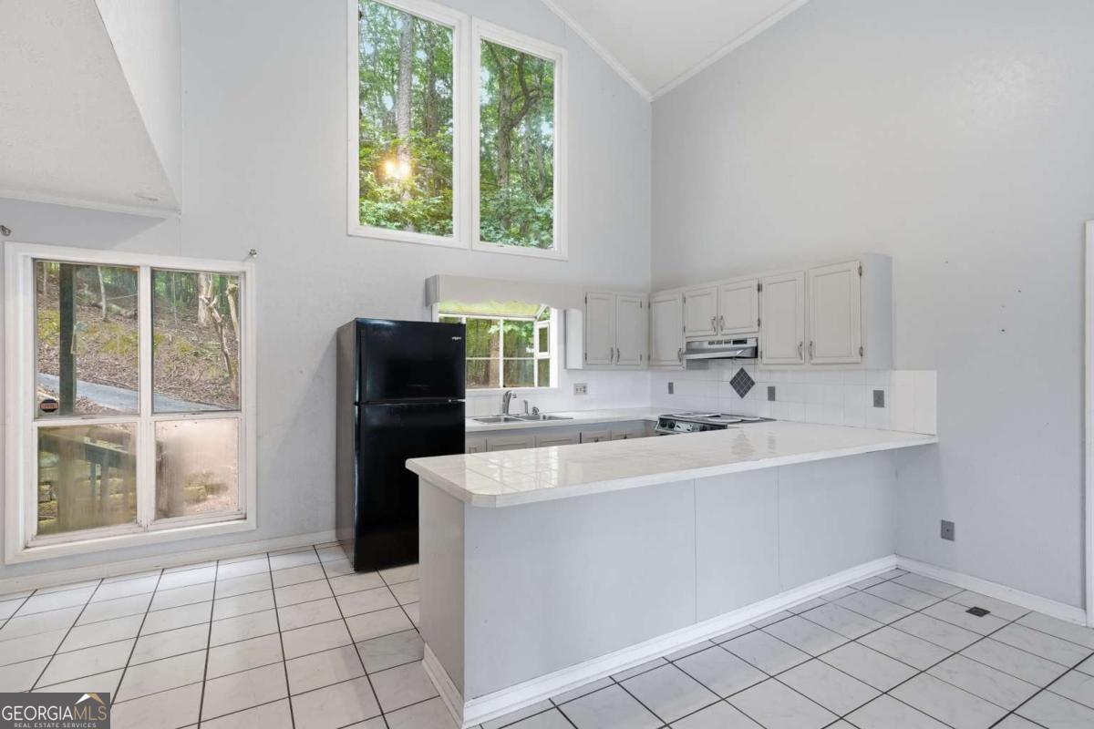 108 Oval Court Property Photo 12