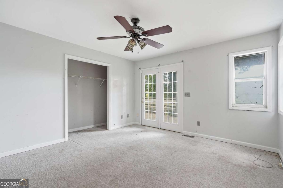 108 Oval Court Property Photo 14