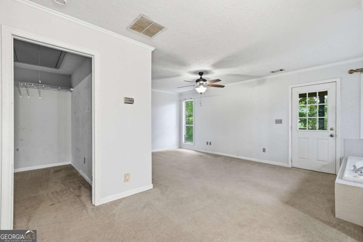 108 Oval Court Property Photo 17