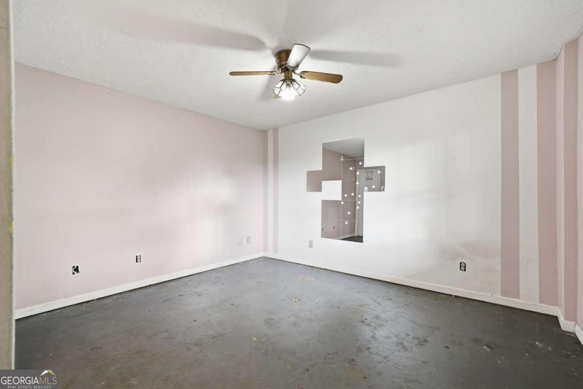 108 Oval Court Property Photo 23