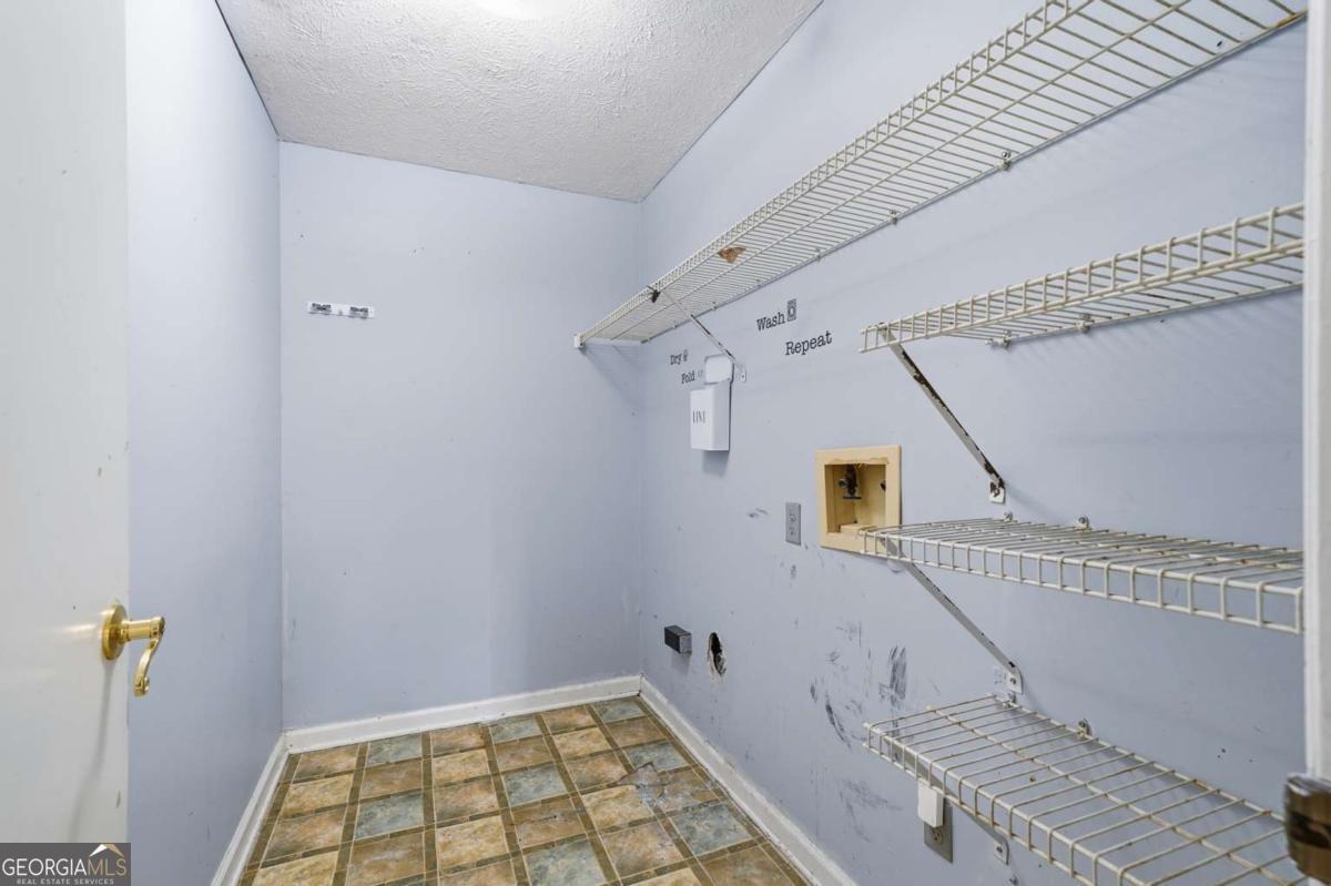 108 Oval Court Property Photo 25