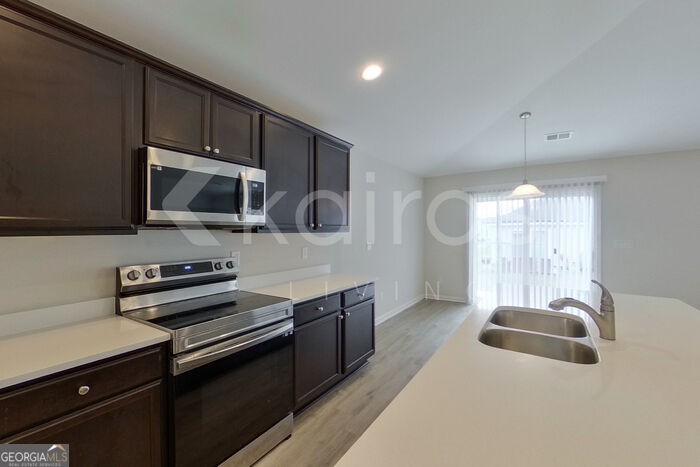 12 Carrollton Drive Property Photo 6