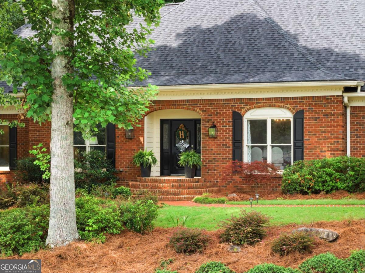 1040 Finnsbury Drive Property Photo 1