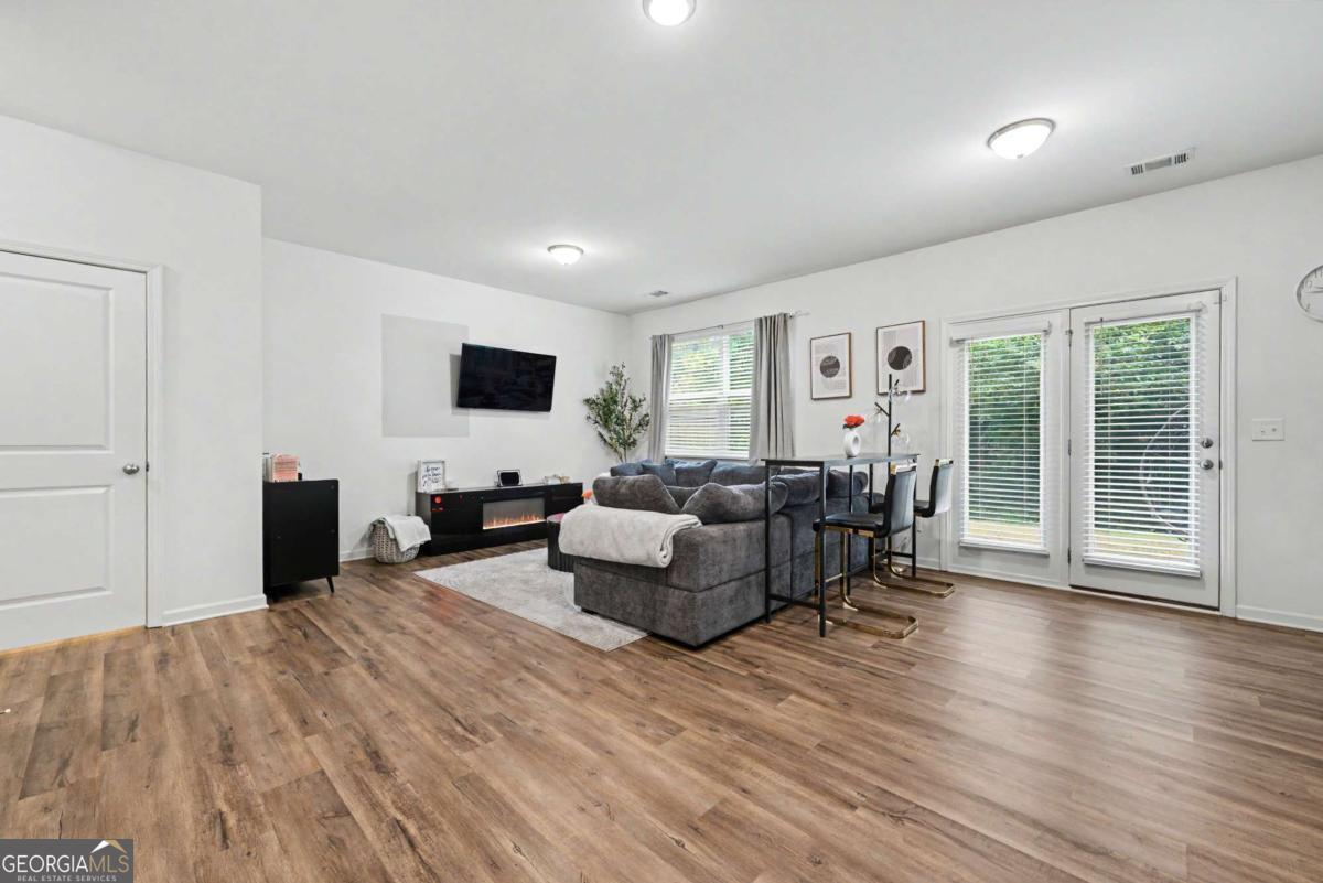 3342 Tarian Way Property Photo 11