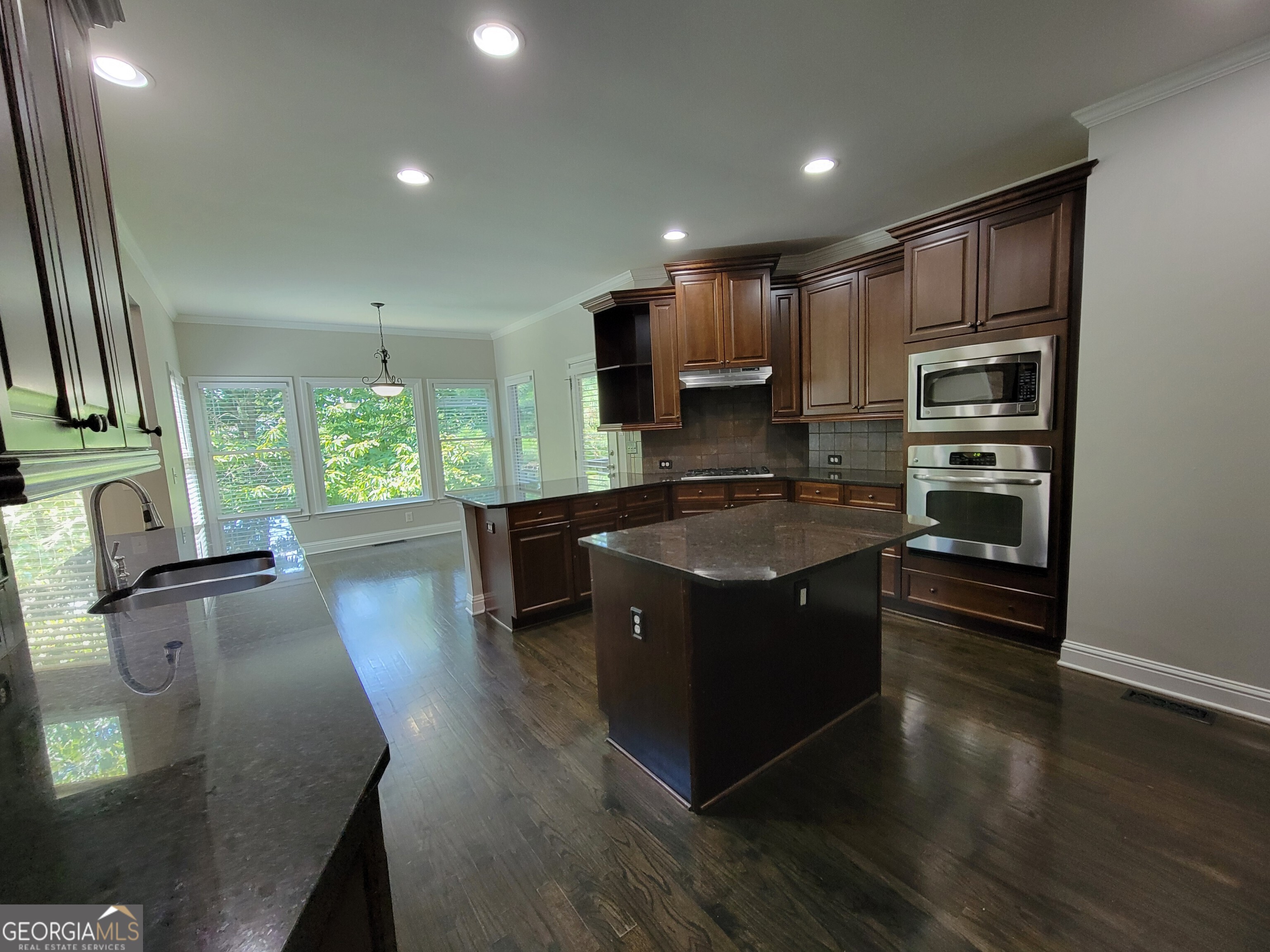 6660 Granite Gate Pass Property Photo 10