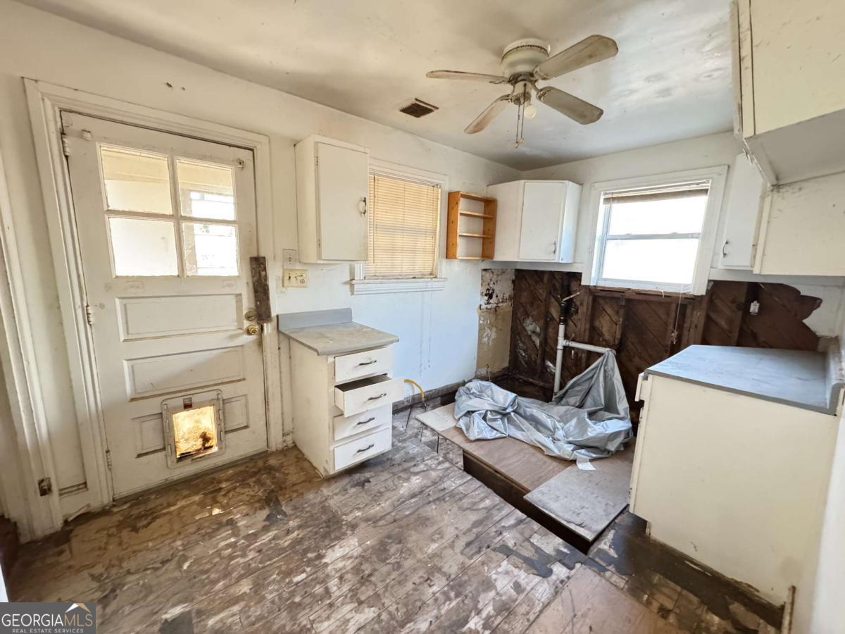 2169 Delowe Drive Property Photo 9